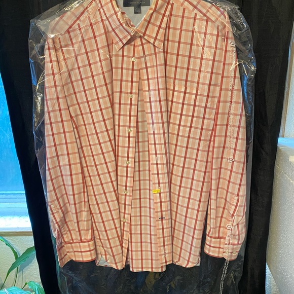 Tommy Hilfiger - Picture 1 of 4